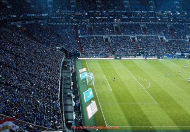 足球直播-拜仁世俱杯球迷动态，支持者热情与互动集锦